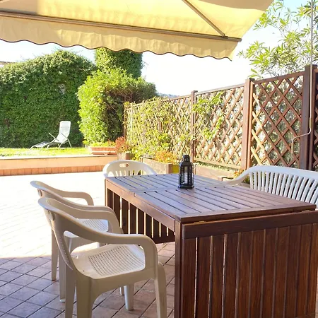 Sunsetview - Swimming Pool And Garden Apartment *