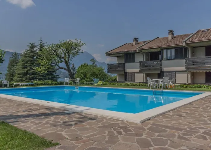 Διαμέρισμα Sunsetview - Swimming Pool And Garden Lierna